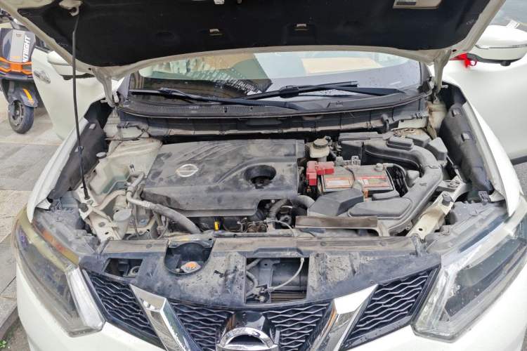 Used Nissan X-Trail 2014 2.0L CVT Comfort Edition 2WD Engine Bay