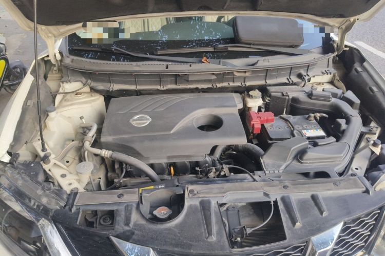 Used Nissan X-Trail 2014 2.0L Manual Fashion Edition 2WD Engine Bay