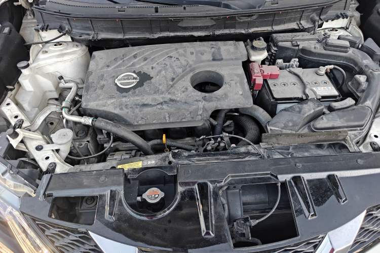 Used Nissan X-Trail 2014 2.0L CVT Comfort Edition 2WD Engine Bay