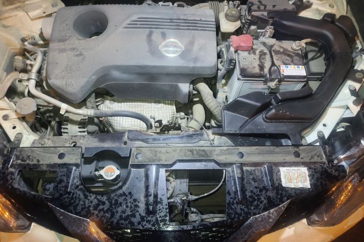 Used Nissan X-Trail 2014 2.5L CVT Luxury Edition 4WD Engine Bay