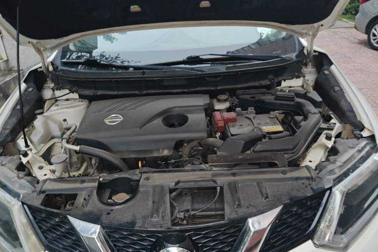 Used Nissan X-Trail 2014 2.0L CVT Comfort Edition 2WD Engine Bay