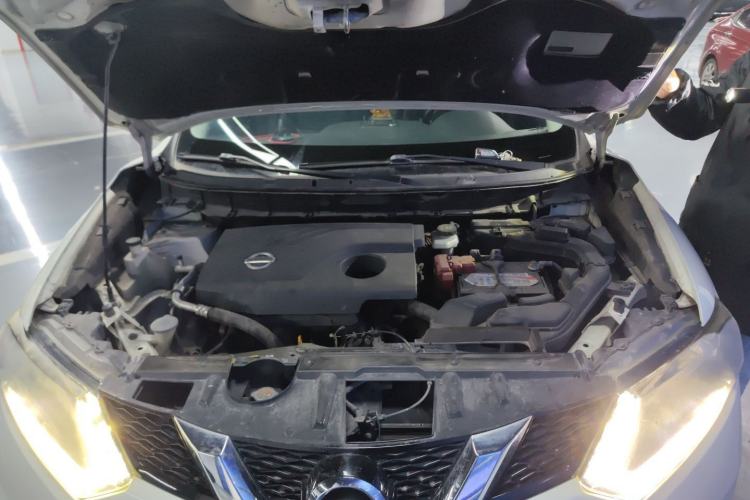 Used Nissan X-Trail 2014 2.0L CVT Comfort Edition 2WD Engine Bay