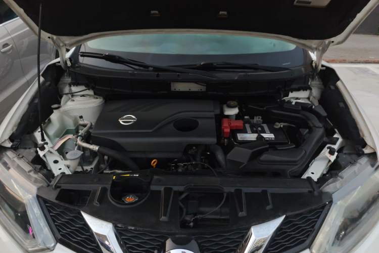 Used Nissan X-Trail 2014 2.0L CVT Comfort Edition 2WD Engine Bay