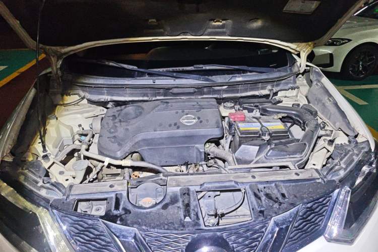 Used Nissan X-Trail 2014 2.5L CVT Luxury Edition 4WD Engine Bay