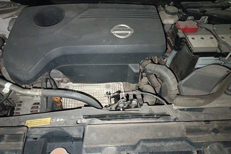 Used Nissan X-Trail 2014 2.5L CVT Luxury Edition 4WD Engine Bay