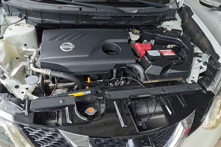 Used Nissan X-Trail 2014 2.0L CVT Comfort Edition 2WD Engine Bay