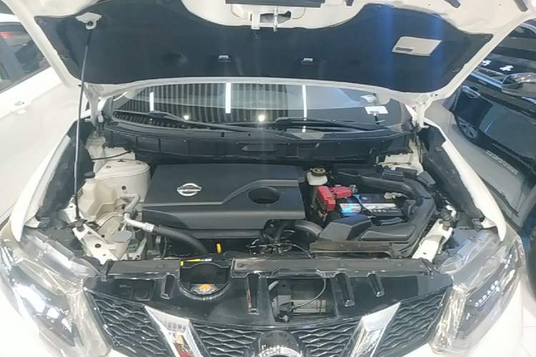 Used Nissan X-Trail 2014 2.0L CVT Comfort Edition 2WD Engine Bay