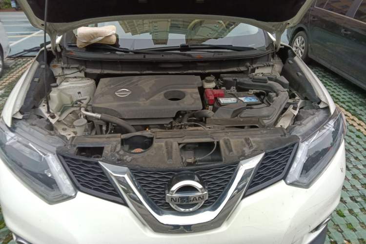 Used Nissan X-Trail 2014 2.0L CVT Comfort Edition 2WD Engine Bay