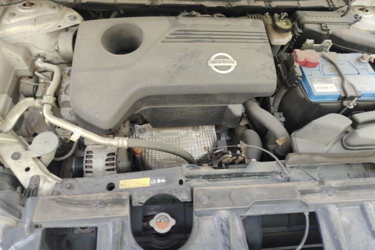 Used Nissan X-Trail 2014 2.5L CVT Leading Edition 4WD Engine Bay