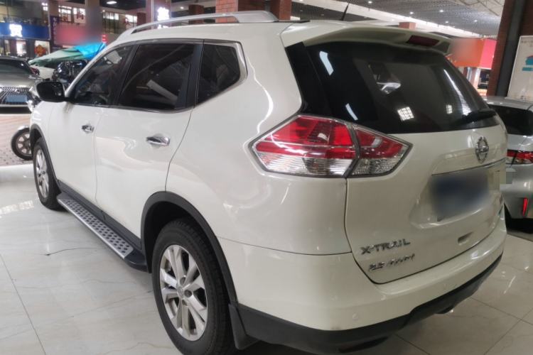 Used Nissan X-Trail 2014 2.5L CVT Leading Edition 4WD Exterior 2