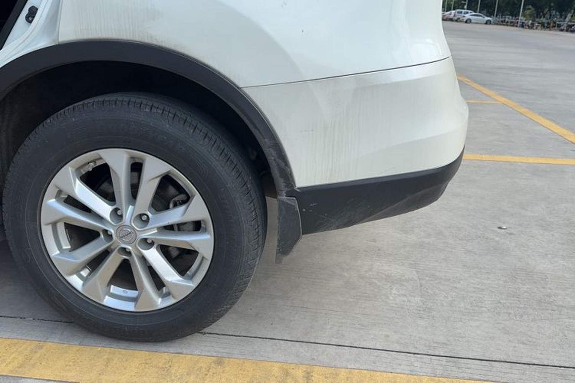 Used Nissan X-Trail 2014 2.5L CVT Leading Edition 4WD Exterior 2