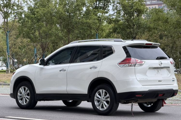 Used Nissan X-Trail 2014 2.0L CVT Comfort Edition 2WD Exterior 3