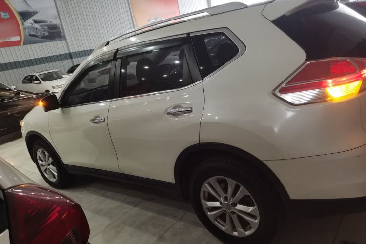 Used Nissan X-Trail 2014 2.0L CVT Comfort Edition 2WD Exterior 3