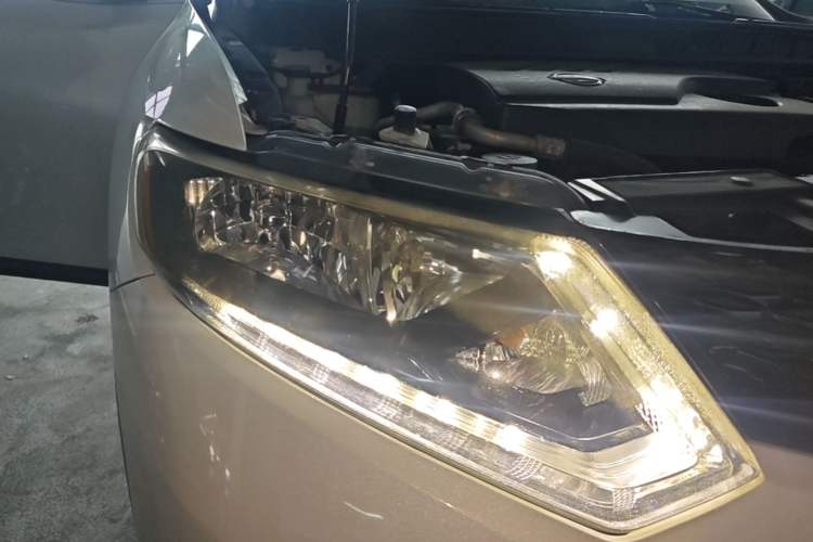 Used Nissan X-Trail 2014 2.0L CVT Comfort Edition 2WD Exterior 3