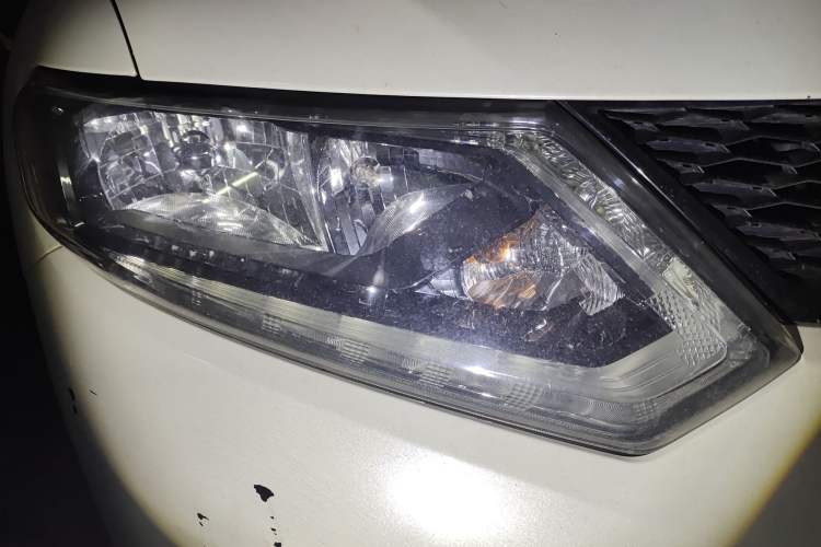 Used Nissan X-Trail 2014 2.5L CVT Luxury Edition 4WD Exterior 3