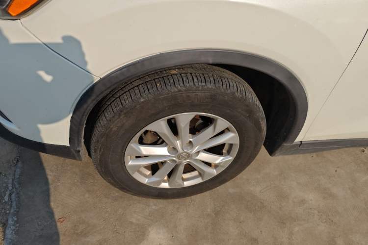 Used Nissan X-Trail 2014 2.5L CVT Leading Edition 4WD Exterior 3