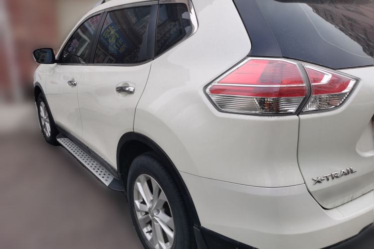 Used Nissan X-Trail 2014 2.5L CVT Leading Edition 4WD Exterior 3