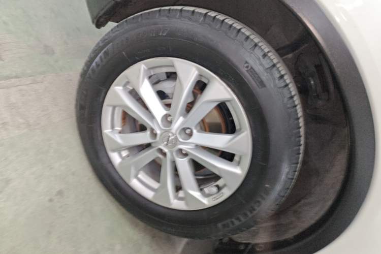 Used Nissan X-Trail 2014 2.0L CVT Comfort Edition 2WD Exterior 4