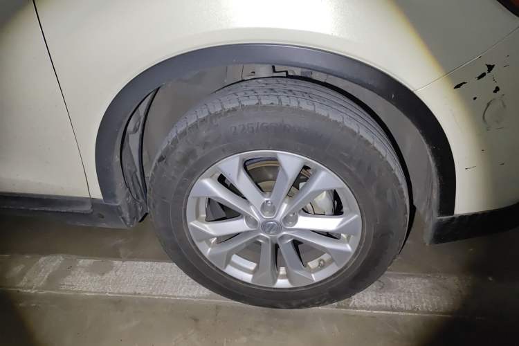 Used Nissan X-Trail 2014 2.5L CVT Luxury Edition 4WD Exterior 4