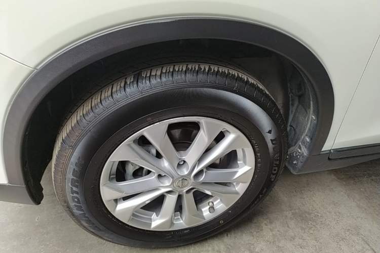 Used Nissan X-Trail 2014 2.0L CVT Comfort Edition 2WD Exterior 4