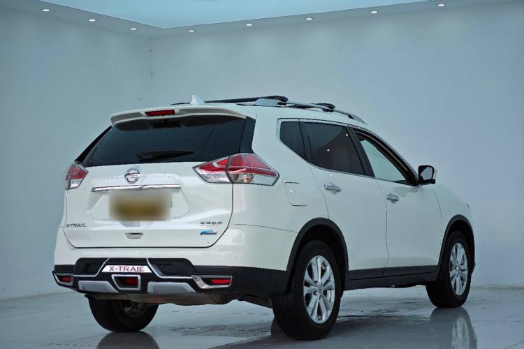 Used Nissan X-Trail 2014 2.5L CVT Luxury Edition 4WD Exterior 5