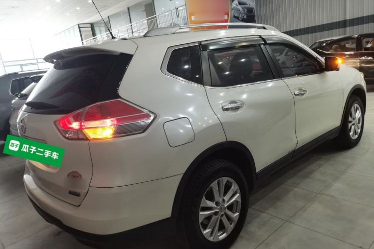 Used Nissan X-Trail 2014 2.0L CVT Comfort Edition 2WD Exterior 5
