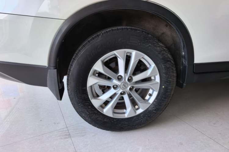 Used Nissan X-Trail 2014 2.0L CVT Comfort Edition 2WD Exterior 5