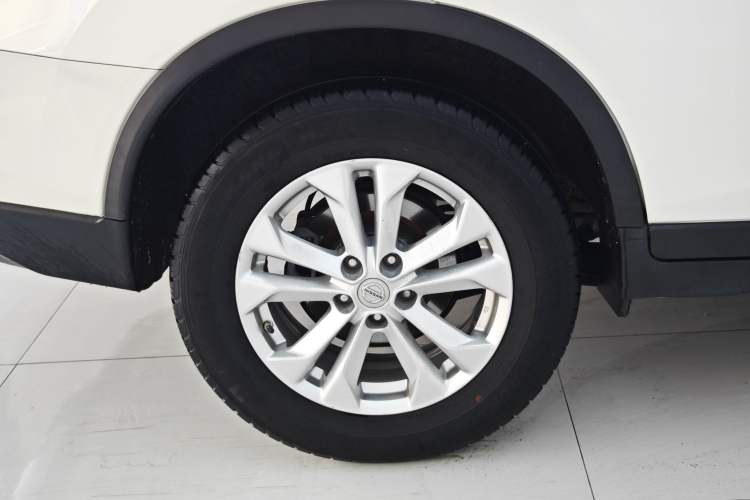 Used Nissan X-Trail 2014 2.5L CVT Luxury Edition 4WD Exterior 7