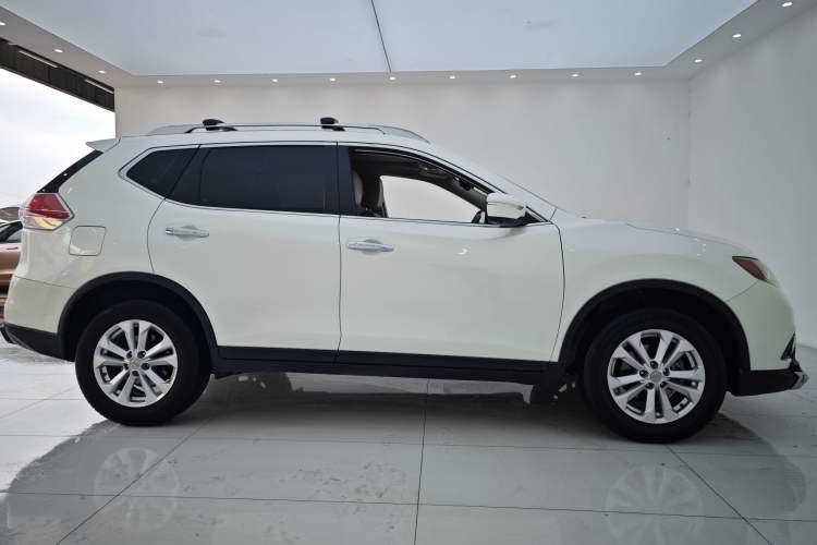 Used Nissan X-Trail 2014 2.5L CVT Luxury Edition 4WD Exterior 9
