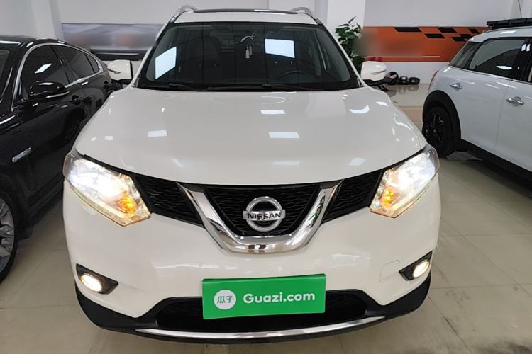 Used Nissan X-Trail 2014 2.5L CVT Luxury Edition 4WD Front