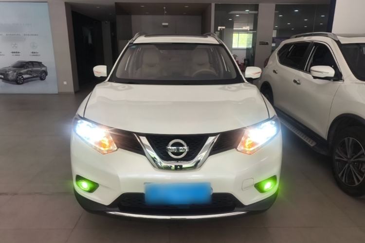 Used Nissan X-Trail 2014 2.5L CVT Leading Edition 4WD Front