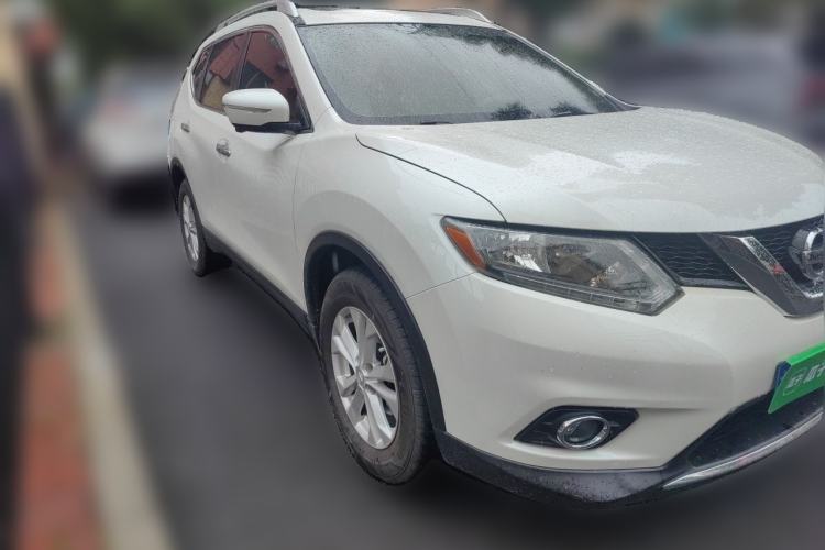 Used Nissan X-Trail 2014 2.5L CVT Luxury Edition 4WD Front Right 45 Deg