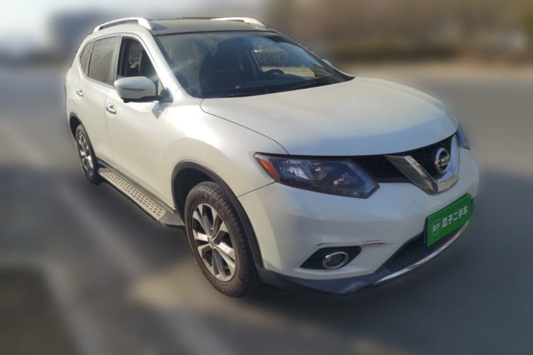 Used Nissan X-Trail 2014 2.5L CVT Luxury Edition 4WD Front Right 45 Deg