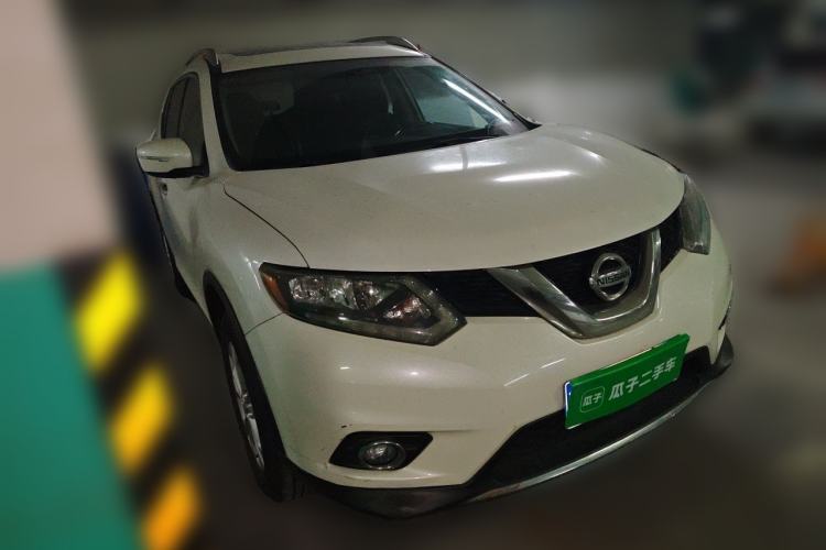 Used Nissan X-Trail 2014 2.5L CVT Leading Edition 4WD Front Right 45 Deg