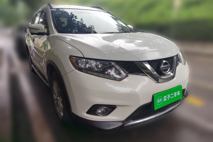 Used Nissan X-Trail 2014 2.5L CVT Luxury Edition 4WD Front Right 45 Deg