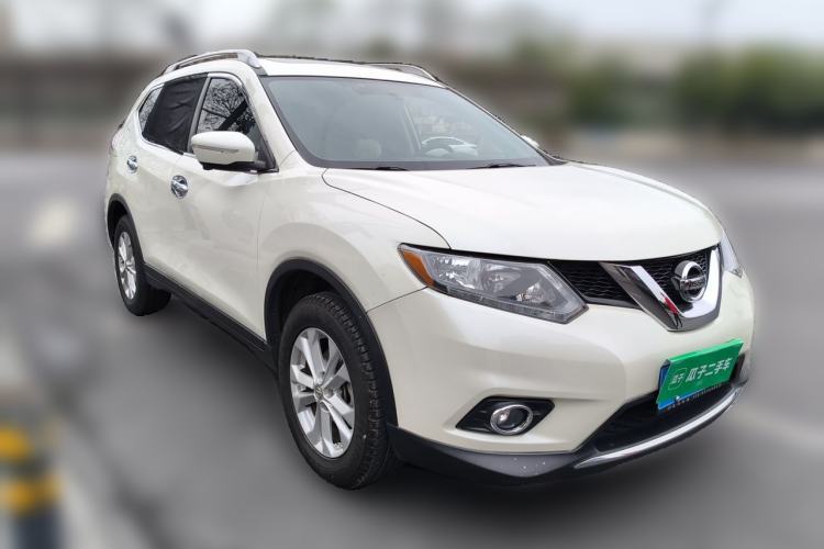 Used Nissan X-Trail 2014 2.5L CVT Luxury Edition 4WD Front Right 45 Deg