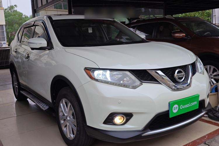 Used Nissan X-Trail 2014 2.0L CVT Comfort Edition 2WD Front Right 45 Deg
