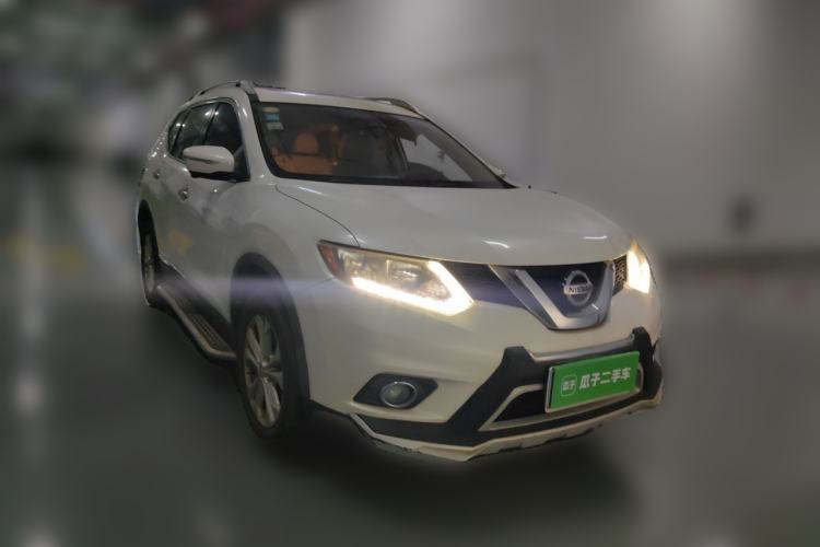 Used Nissan X-Trail 2014 2.0L CVT Comfort Edition 2WD Front Right 45 Deg