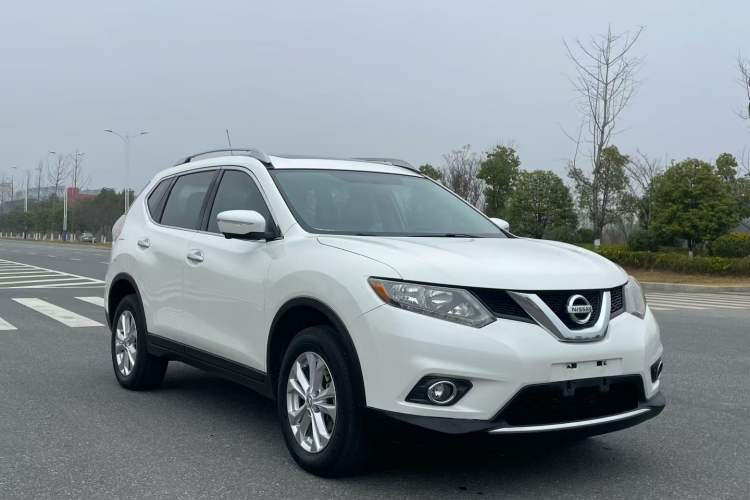 Used Nissan X-Trail 2014 2.0L CVT Comfort Edition 2WD Front Right 45 Deg