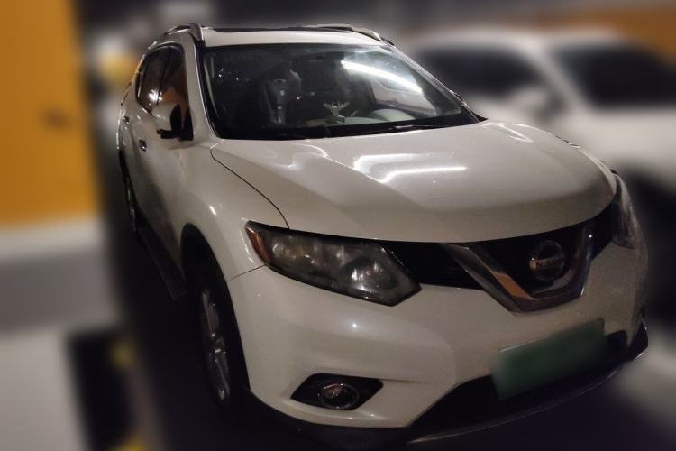 Used Nissan X-Trail 2014 2.0L CVT Comfort Edition 2WD Front Right 45 Deg