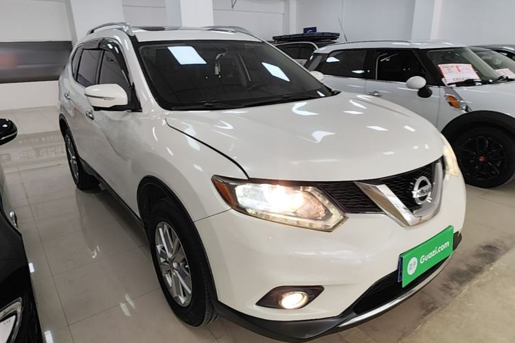 Used Nissan X-Trail 2014 2.5L CVT Luxury Edition 4WD Front Right 45 Deg