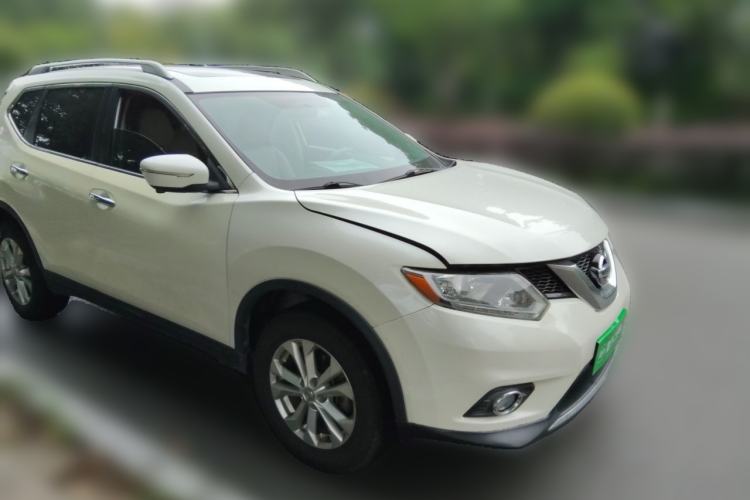 Used Nissan X-Trail 2014 2.0L CVT Comfort Edition 2WD Front Right 45 Deg