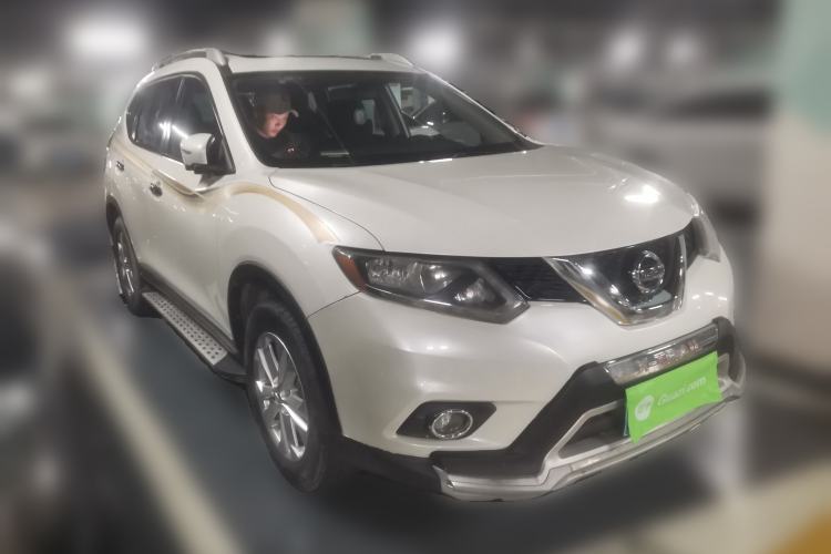 Used Nissan X-Trail 2014 2.0L CVT Comfort Edition 2WD Front Right 45 Deg