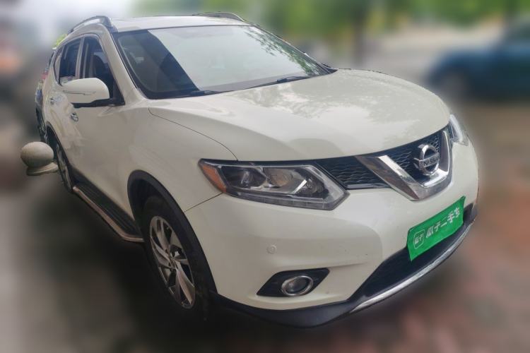 Used Nissan X-Trail 2014 2.5L CVT Ultimate Edition 4WD Front Right 45 Deg