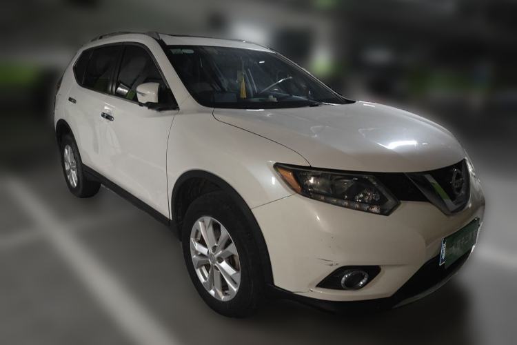 Used Nissan X-Trail 2014 2.5L CVT Luxury Edition 4WD Front Right 45 Deg