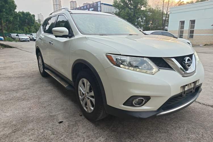 Used Nissan X-Trail 2014 2.0L CVT Comfort Edition 2WD Front Right 45 Deg