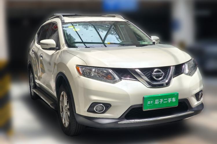 Used Nissan X-Trail 2014 2.5L CVT Leading Edition 4WD Front Right 45 Deg