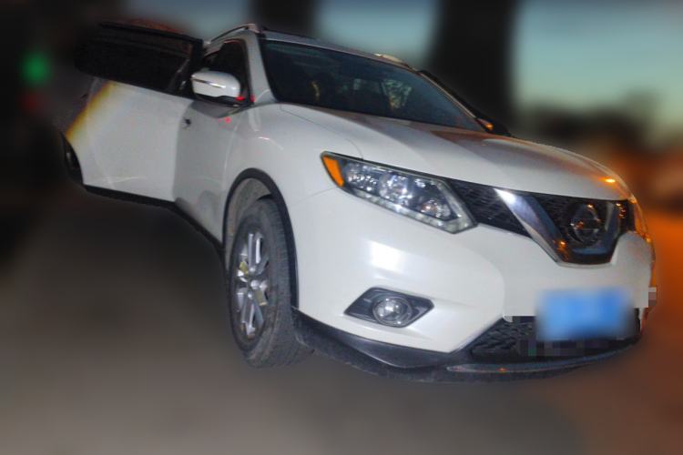 Used Nissan X-Trail 2014 2.5L CVT Leading Edition 4WD Front Right 45 Deg