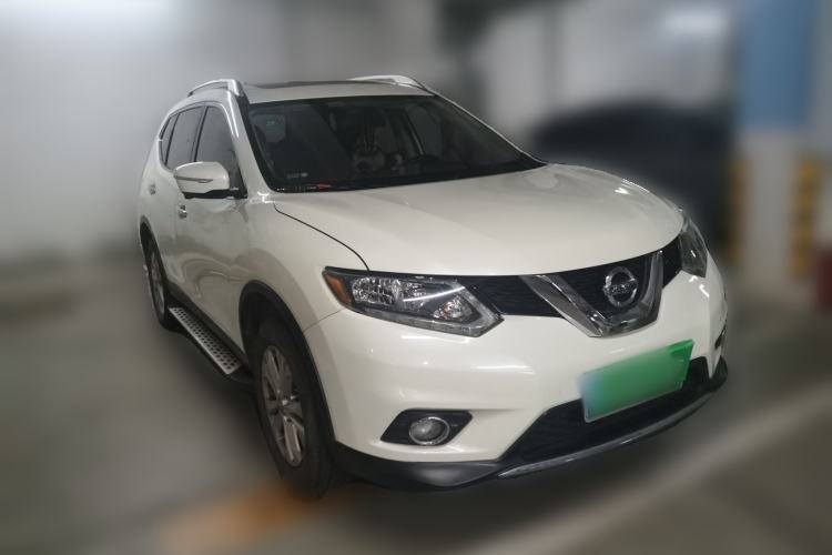 Used Nissan X-Trail 2014 2.5L CVT Luxury Edition 4WD Front Right 45 Deg