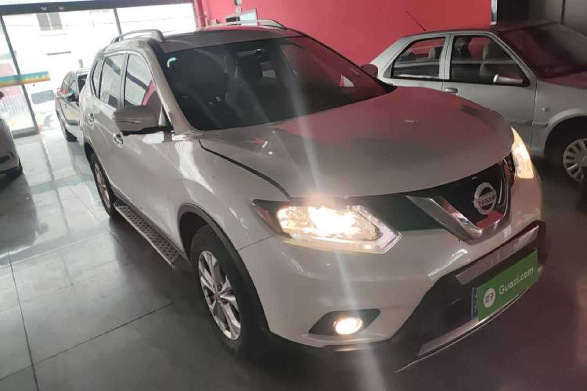 Used Nissan X-Trail 2014 2.0L CVT Comfort Edition 2WD Front Right 45 Deg